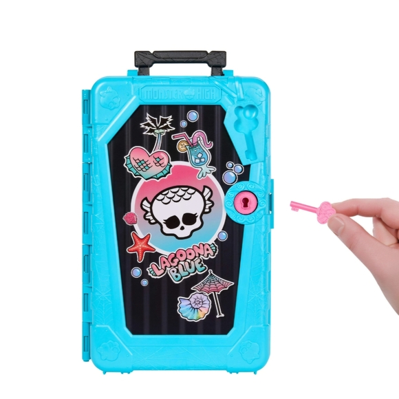 Monster High Lagoona Blue Doll with Aqua Case and Pink Accents - Picture 2 of 7